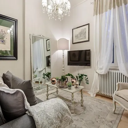 With A Romantic Terrace Apartman *