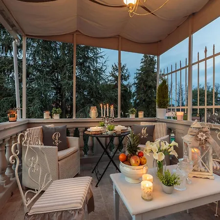 With A Romantic Terrace Apartman