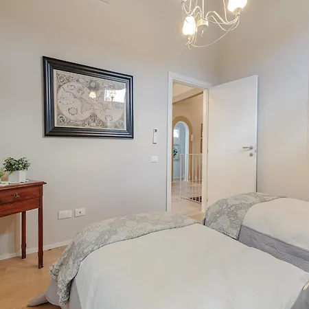 With A Romantic Terrace Apartman Lucca