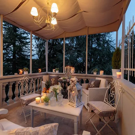 With A Romantic Terrace Apartman