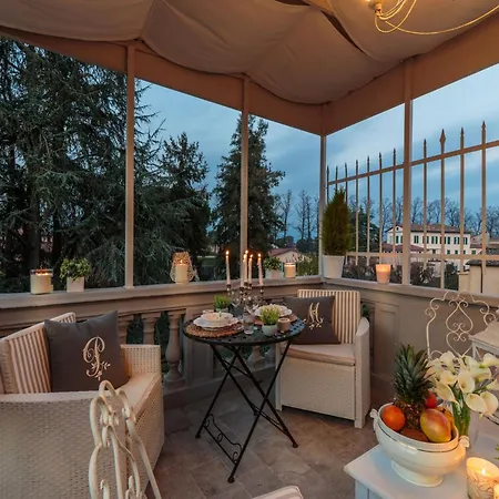 With A Romantic Terrace * Lucca